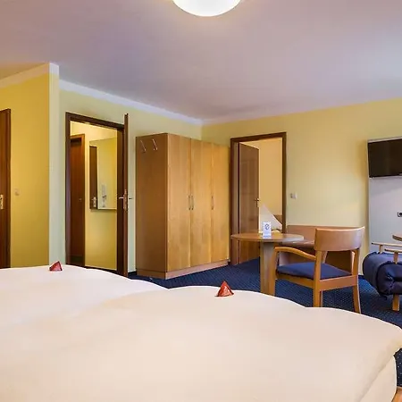 מלון Acora Zentrum Living The 3*