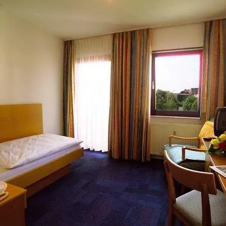 Acora Zentrum Living The 3* קרלסרוהה