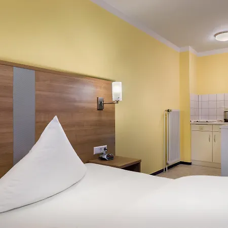 Acora Zentrum Living The 3* קרלסרוהה