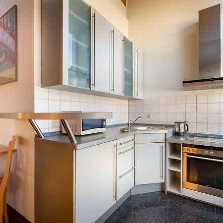 Acora Zentrum Living The 3* קרלסרוהה